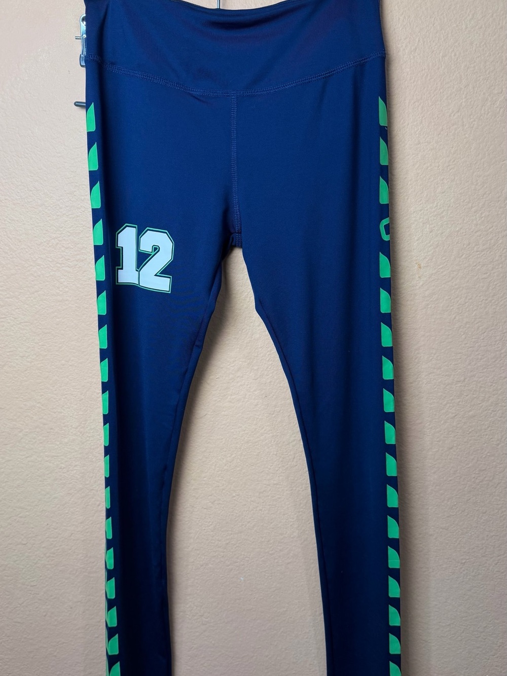 GWear women’s Small Seattle Seahawks’ 12th man fan activewear leggings